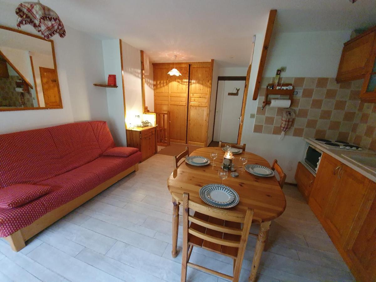 Les Pierres Blanches 2 Pieces Cosy Et Fonctionnel Apartment เลกงตามีน-มงฌัว ภายนอก รูปภาพ