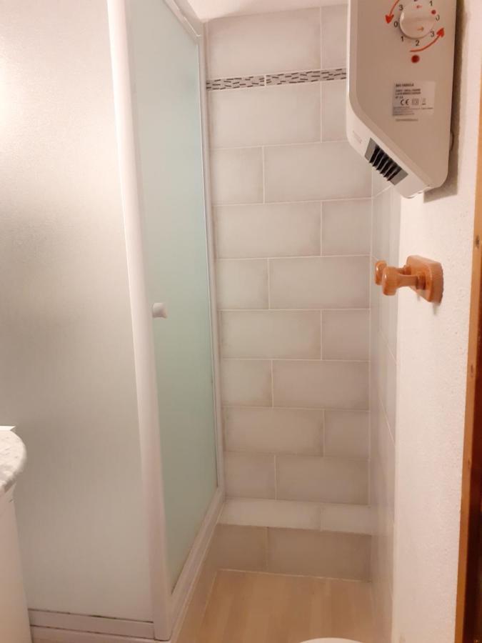 Les Pierres Blanches 2 Pieces Cosy Et Fonctionnel Apartment เลกงตามีน-มงฌัว ภายนอก รูปภาพ