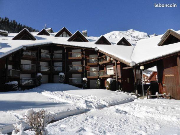 Les Pierres Blanches 2 Pieces Cosy Et Fonctionnel Apartment เลกงตามีน-มงฌัว ภายนอก รูปภาพ